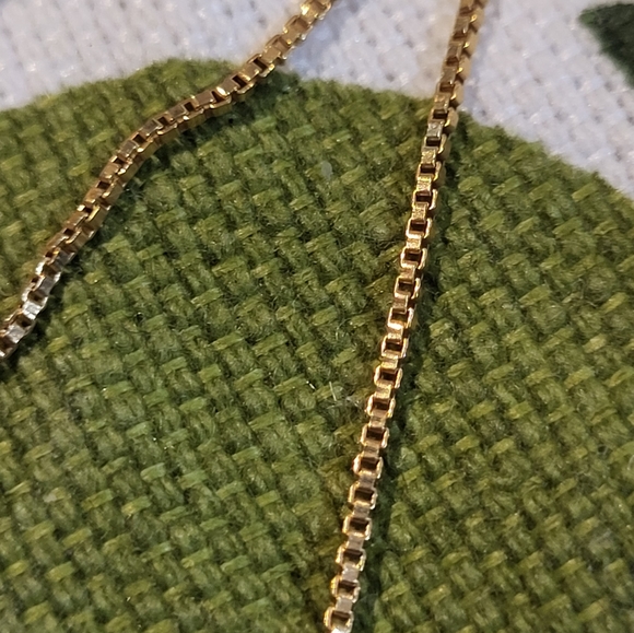 16" 14K Gold Box Chain Necklace - Picture 4 of 8
